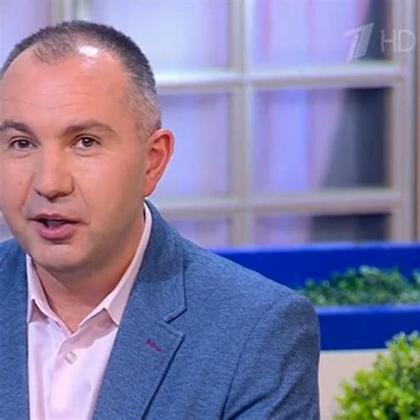 Создать мем "давай поженимся 2022 последний выпуск, давай поженимся ...