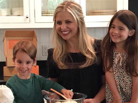 Sarah Michelle Gellar, Freddie Prinze Jr., and Their Kids Take Cooking