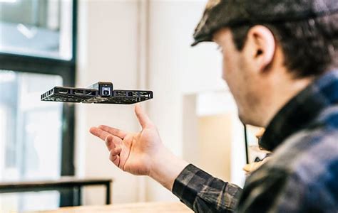 Zero Zero Robotics представила летающую камеру-селфи | Техкульт