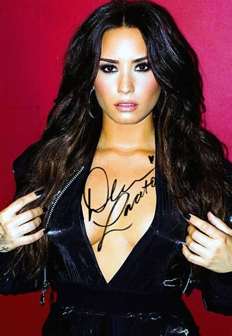 Hottest Women Celebrity's Hidden Talent: You've NEVER Seen This! Image 7