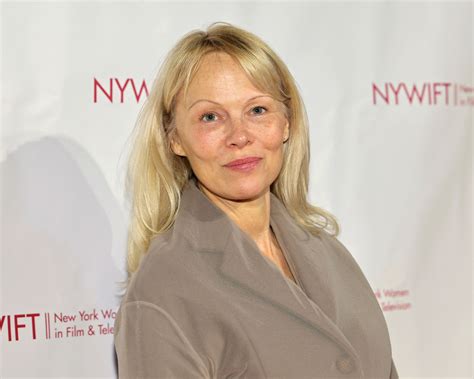 Pamela Anderson's Shocking Hair Transformation Is So Short