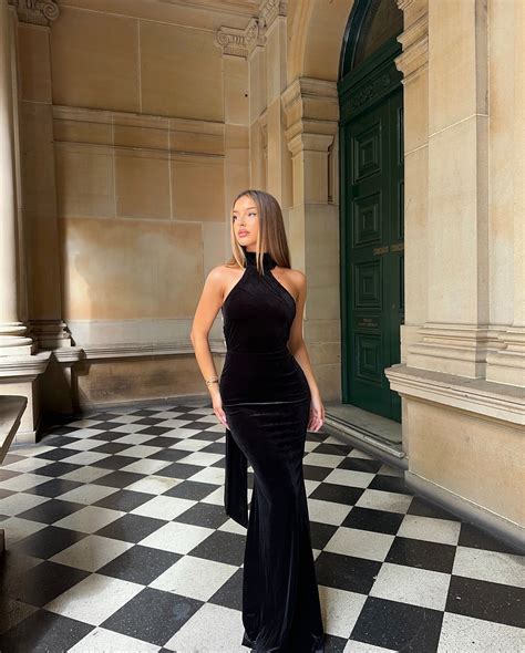 Ashleigh Menin | All dressed up in @windsorstore 🖤 #windsorambassador