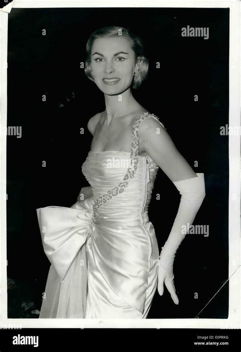 1956 fashion hi-res stock photography and images - Alamy