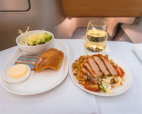 Qantas Airbus A330 Business Class Review [Bangkok to Sydney]