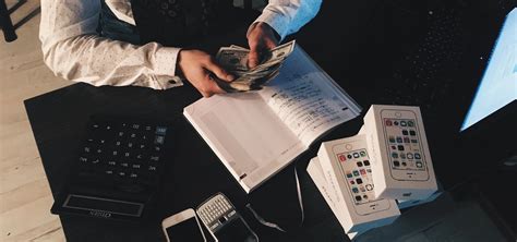 Banks Arrive Late to Instant Money Transfer Scene, Just After iOS 11