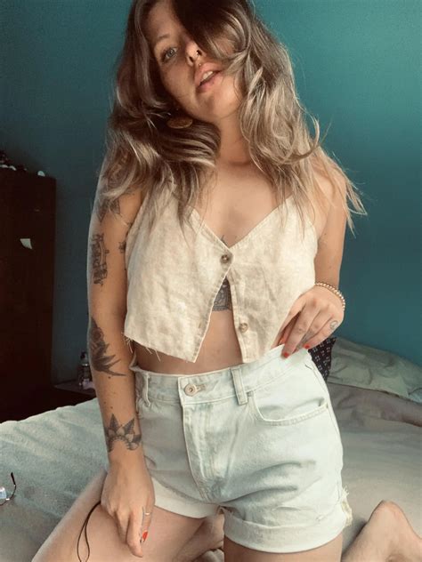 Want to see me naked? 🙈💕 | Scrolller