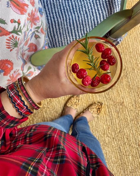 10 Easy Holiday Cocktail Ideas and Recipes for entertaining
