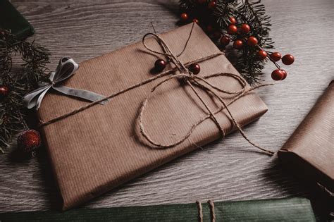 16 Meaningful Gift Ideas & Gift Giving Tips