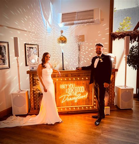 how much are wedding djs 1