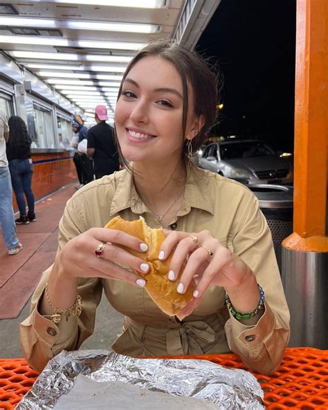 The Rachel Pizzolato Photo Leak: Experts' Analysis Will Leave You Speechless. - caul16b