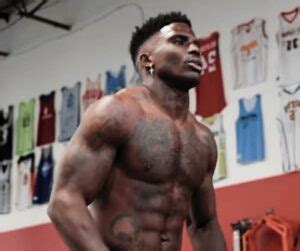 Tyreek Hill's Workout Routine and Diet Plan | Dr Workout
