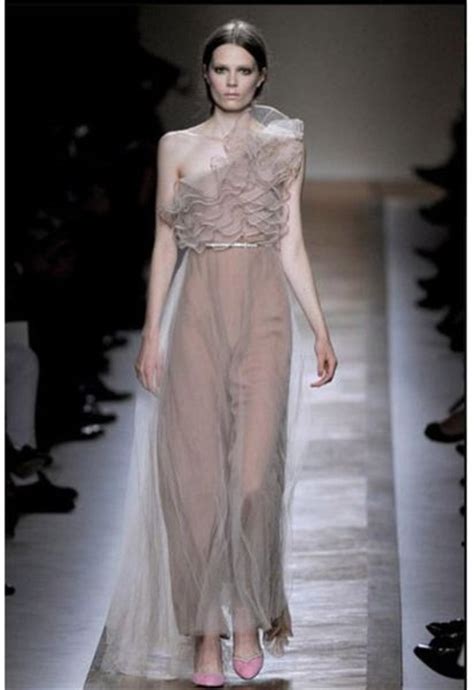 Boundless and Infinite: RED CARPET DESIGNERS: Valentino