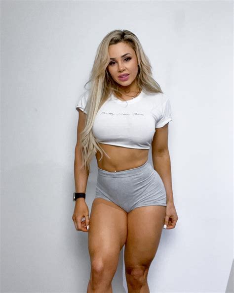 Stephanie Sanzo biography, 23 Photos, Age, Height, Real Name, Instagram