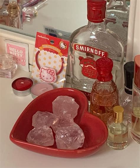 Pin by 𝕯𝖎𝖓 on Papel de parede | Red aesthetic, Red, Coquette
