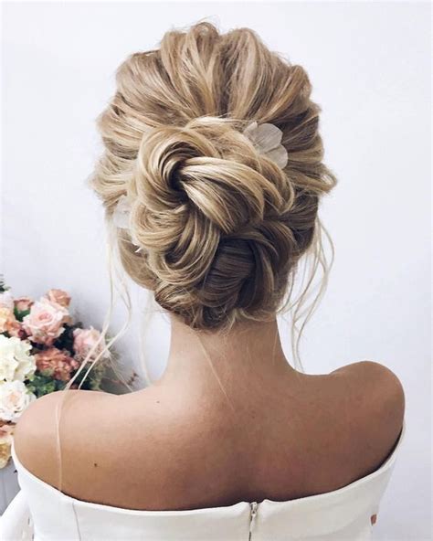 Wedding Hair Trends For 2019 That You'll Love