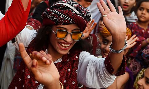 pictures jubilant crowds gather  sindh  celebrate culture