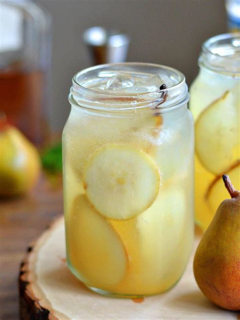 4 Delicious and Simple Pear Recipes to Welcome Fall