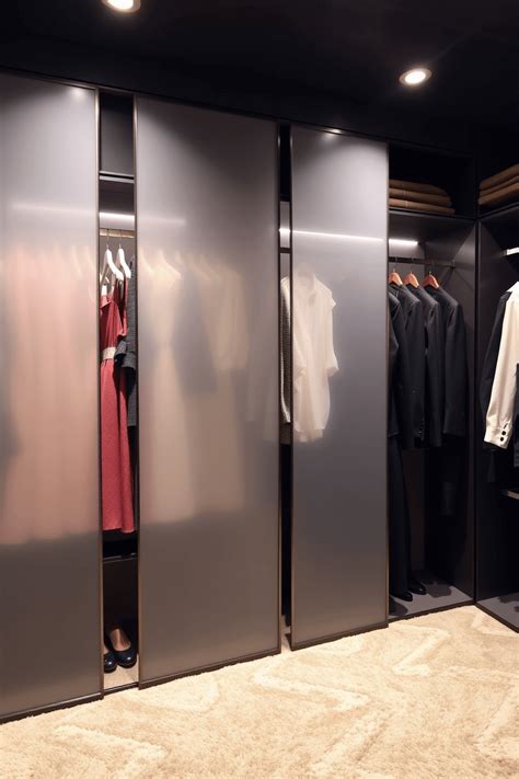 apartment walk  closet design ideas engineers  architects