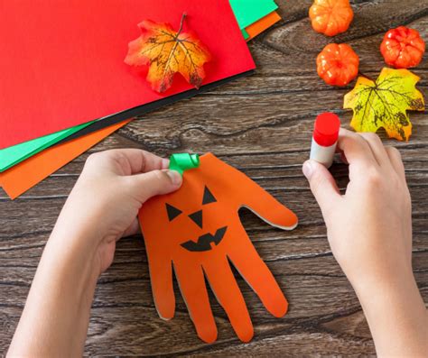 Easy Halloween Handprint Craft For Kids – I Chug My Wine