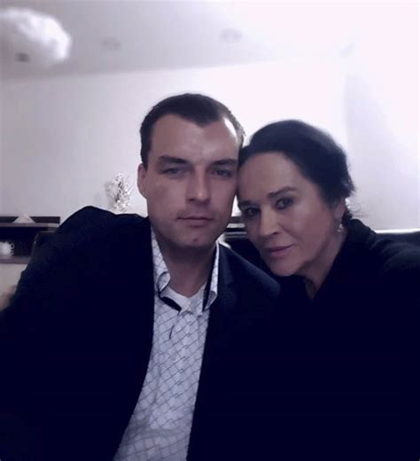 Galerie: Hana Gregorová přestává chodit! Milenec Koptík ji musí nosit z ...