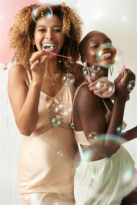 Ella Murphy for Frank Body on Behance