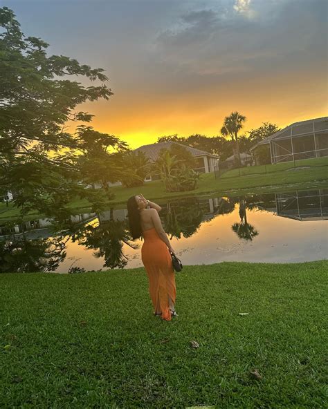 Thalía Tomey | You only live once 💋 | Instagram