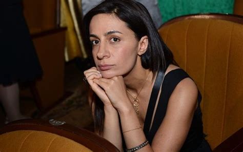 42-летняя Анна Меликян вышла в свет в откровенном наряде - 24СМИ