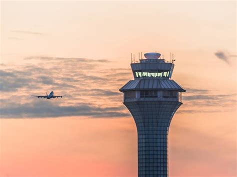 A New Pilot’s Guide to NOTAMS - Thrust Flight