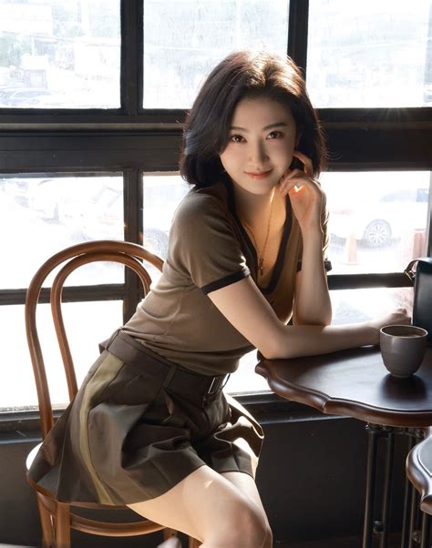 China Entertainment News: Sexy Chinese actress Ni Ni covers fashion