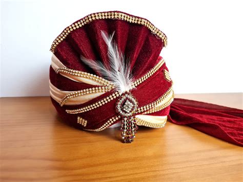 Turbante indiano masculino pronto para uso vermelho e dourado com pedra – Bazar Indiano