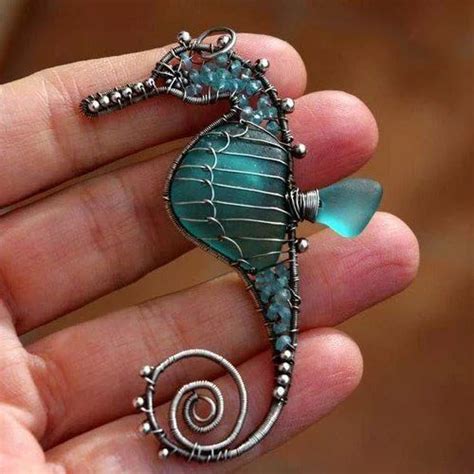 Pin de Вера Мосунова en бисер, проволока, сутаж | Joyería metálica ...