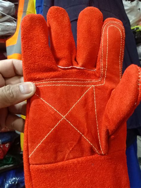 HEAT-RESISTANT GLOVES for Safe High-Temperature Work