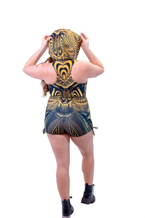 One Pieces – Maddie Moon