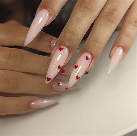 Nail heart ️ Маникюр с сердечками | マニキュアのアイデア, ネイルのアイデア, 可愛いネイル