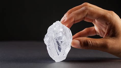 The World’s Largest Uncut Diamond Fails to Sell at Sotheby’s ...