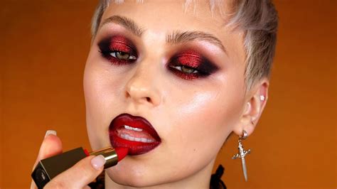 Red And Black Goth Eye Makeup | Saubhaya Makeup