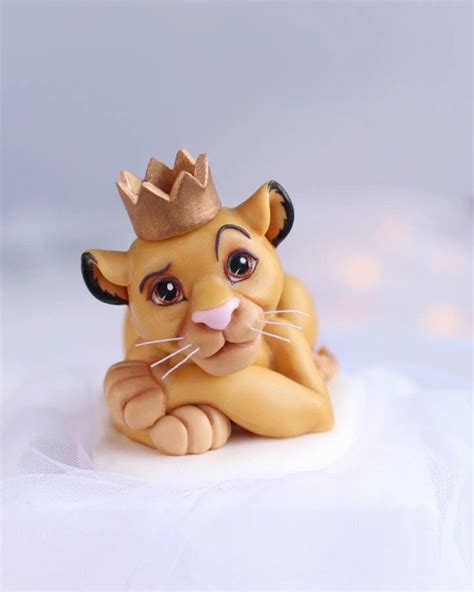 Фигурка на торт /лепка из мастики | Le roi lion, Gâteau roi lion, Figurine