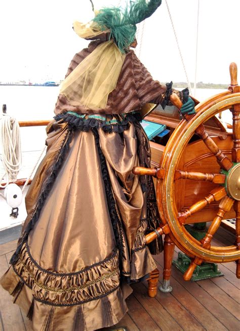 dickens on the strand costumes