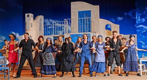 MAMMA MIA! - Teatr Muzyczny Roma - Odkryj świat musicali!