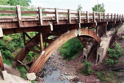 Calon Pengusaha: Jenis Jembatan Berdasarkan Material