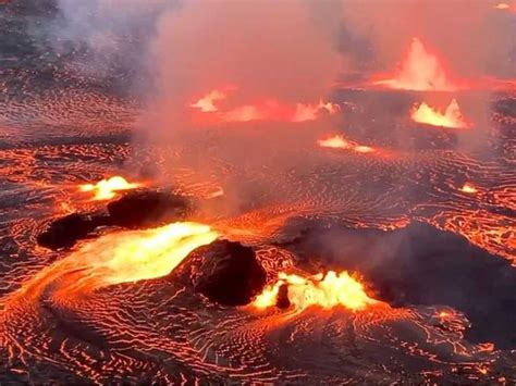 hawaii volcano stops erupting putting    stunning lava show