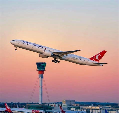 Download Turkish Airlines 777-300 ER Takeoff Wallpaper | Wallpapers.com