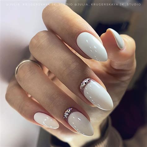 Маникюр ️JK Studio ️Чернигов в Instagram: «Белоснежный миндаль 😍 Белый ...