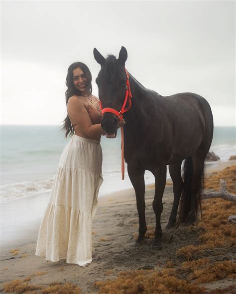 Anais Molina 🇵🇷 | Modo PRINCESS 👑🩵 @youngla / @younglaforher - code