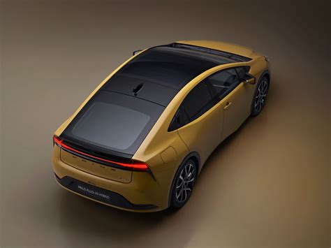 toyota prius  plug  hybrid features maxie rebeca