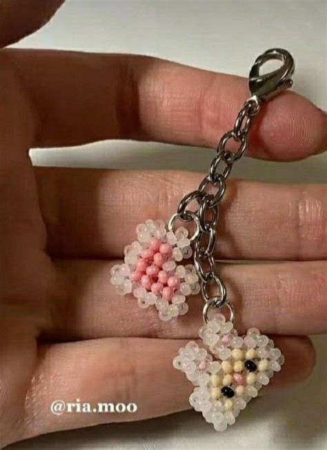Милые брелки | Handmade wire jewelry, Beaded jewelry, Pop beads