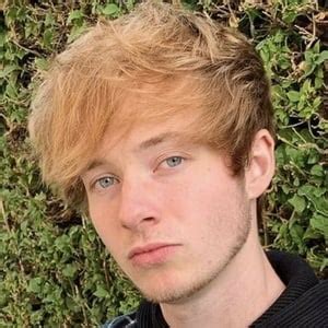 Sam Golbach - Age, Family, Bio | Famous Birthdays