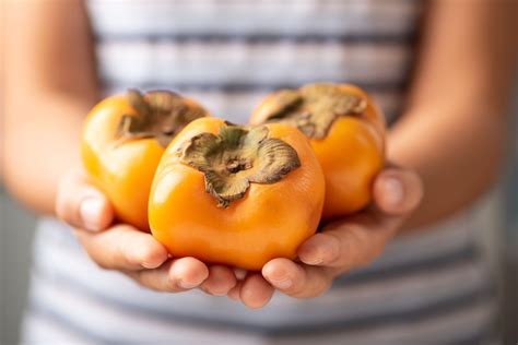 tutto sui cachi calorie valori nutrizionali proprieta tipi  ricette