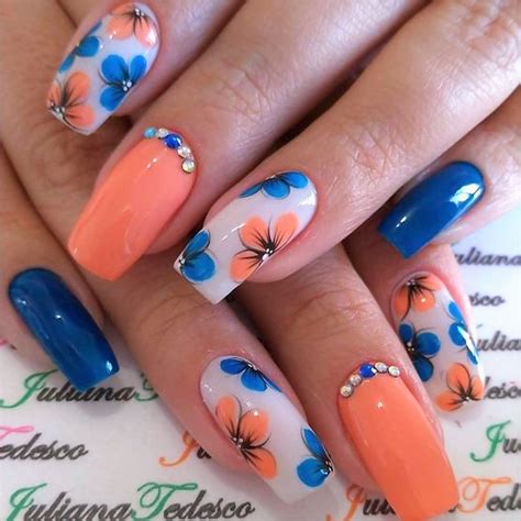 9+ Flowers On Nail Art Designs - Juli History