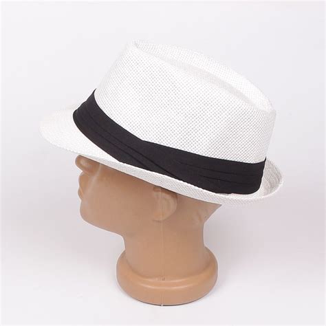 Бяла лятна шапка бомбе с черна лента | Shapka, Fashion, Fedora